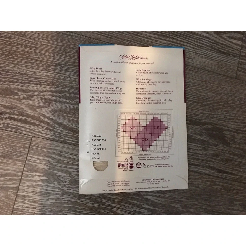 Hanes Silk Reflections Silky Sheer Control Top Pantyhose Style 717 Size AB Pearl